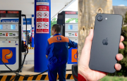 
                                 Giá xăng dầu hôm nay 31/10: Dầu Diesel rẻ hơn đỉnh gần 14.600 đồng, E10 vẫn neo mức rẻ, iPhone 16e rẻ bèo 
                            