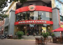 Bị tố phân biệt đối xử với người khuyết tật, Highland nhanh tay gửi thư xin lỗi