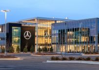 Sợ dịch, Mercedes cho nhân viên làm việc ở nhà đến hết năm