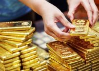 Giá vàng hôm nay 15/1: Vàng bất chợt ‘lao dốc’ sau khi chững lại đà tăng