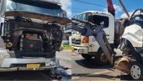 Xe tập lái bể nát sau va chạm với xe tải ở Lâm Đồng: Danh tính học viên tử vong, thầy giáo gãy chân