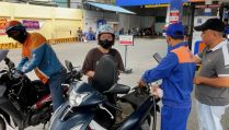 Giá xăng dầu trưa 31/10: E10 RON 95 vẫn rẻ, RON 92 nhỉnh hơn chút ít, dầu cách đỉnh 14.500 đồng, giá đầy bình ô tô Honda