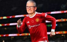 NÓNG: Apple sẽ mua lại đội bóng Manchester United với giá 6 tỷ bảng?