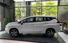 Mitsubishi Xpander AT Premium giảm giá cực sâu hút khách Việt, quyết vùi dập Toyota Veloz Cross