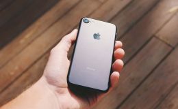 iPhone SE 2 sử dụng anten tinh thể lỏng đặc biệt để tăng hiệu suất kết nối
