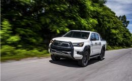 Ford Ranger 'sợ chết khiếp' khi Toyota Hilux 2020 chính thức trình làng với giá chỉ 600 triệu