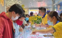 Khung cảnh ‘lạ lùng’ của thị trường vàng ngày Vía Thần Tài