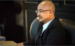 Siêu xe của ông Đặng Lê Nguyên Vũ chiếm trọn spotlight tại sự kiện của Tập đoàn Trung Nguyên