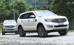 Mẫu SUV 7 chỗ được khách Việt ưa chuộng bất ngờ giảm giá lên tới 120 triệu, đe nẹt Toyota Fortuner