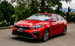 KIA Cerato giảm giá kỷ lục thu hút khách Việt, ‘hủy diệt’ hoàn toàn Hyundai Elantra và Mazda3