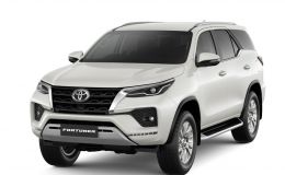 'Bấn loạn' vì chiếc Toyota Fortuner 2021 có giá không tưởng, khách Việt ngỡ ngàng vì một điểm này