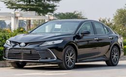 Soi Toyota Camry bản 2.5HV 2022 cao cấp nhất: Diện mạo đẹp xuất thần khiến Honda Accord ‘ngã khuỵu'