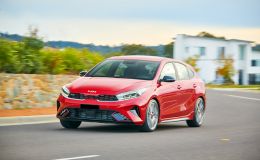 Giá lăn bánh Kia K3 tháng 3/2022: Siêu rẻ, dồn Hyundai Elantra và Toyota Corolla Altis vào thế khó