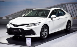 Giá xe Toyota Camry 2022 lập kỷ lục tại đại lý: 'Giật đùng đùng' khiến Honda Accord ngỡ ngàng