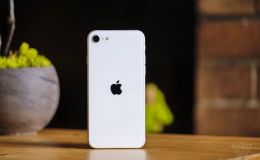 iPhone SE 2020 'giá dọn kho' chưa đến 10.5 triệu đồng trong tháng 5/2022, rẻ nhất của Apple