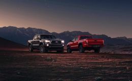 Toyota ra mắt 'cặp song sát' bán tải mới, quyết tâm phục thù 'anh em' Ford Ranger