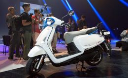 Lộ diện mẫu xe ga sắp về ra mắt khách Việt: Đẹp không kém Honda Vision 2021, giá chưa đến 31 triệu