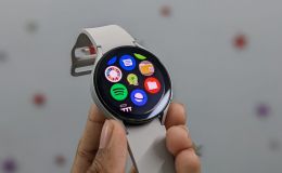 Người dùng Galaxy Watch 4 'than trời' sau khi cập nhật phiên bản mới có Google Assistant