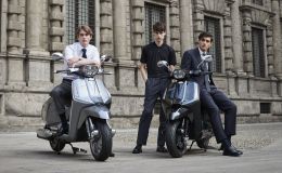 Bộ đôi xe ga mới gây bão với diện mạo đẹp khó cưỡng, 'làm khó' Honda SH 350i với giá bán cạnh tranh