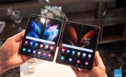 Giá Samsung Galaxy Z Fold 3 tháng 6/2022 giảm tới 5 triệu đồng, rẻ hơn iPhone 13 Promax có đáng mua?