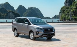 Toyota Innova gây bão thị trường Việt nhờ giảm giá mạnh tay, bám đuổi quyết liệt Mitsubishi Xpander