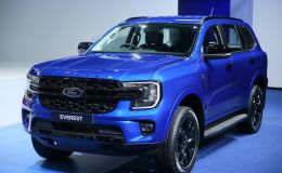 Ford Everest thế hệ mới 2022 rục rịch ra mắt, bản cũ giảm sốc 80 triệu cho khách Việt