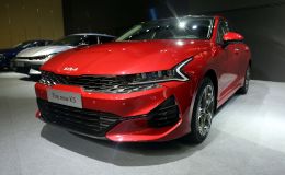 Giá xe Kia K5 lăn bánh tháng 10/2022: Rẻ hơn nhiều so với Toyota Camry