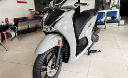 ‘Vua tay ga’ Honda SH 350i tiếp tục giảm giá mạnh xuống mức rẻ chưa từng có