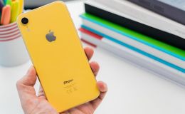 Giá iPhone XR mới nhất tháng 10, rẻ ngang Galaxy A33, bán cháy hàng
