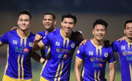 Tin nóng V.League 5/11: Đoàn Văn Hậu nhận án phạt, Văn Quyết chấn thương