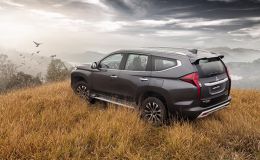 Giá lăn bánh Mitsubishi Pajero Sport tháng 11/2022: Dư sức đá bay Toyota Fortuner, Hyundai Santa Fe