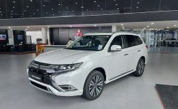 Giá xe Mitsubishi Outlander lăn bánh tháng 3/2023: Ưu đãi ngập tràn, thách thức Honda CR-V