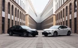 Giá lăn bánh Toyota Camry mới nhất tháng 5/2023 ở mức cực hời, ‘cắt đuôi’ Kia K5 và Mazda6