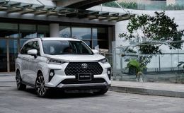 Giá xe Toyota Veloz Cross lăn bánh tháng 6/2023: Ưu đãi 31 triệu đồng, dằn mặt Mitsubishi Xpander