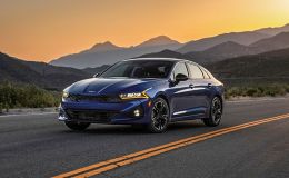 Giá lăn bánh Kia K5 tháng 9/2023: Nhận ưu đãi khủng, nhăm nhe lật đổ Toyota Camry và Mazda6