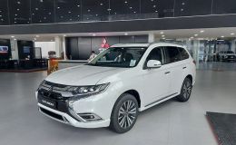 Giá xe Mitsubishi Outlander lăn bánh tháng 9/2023: Ngập ưu đãi, thách thức Mazda CX-5 và Honda CR-V
