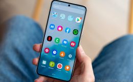 Giá Galaxy S22 đầu tháng 10 giảm sâu cả chục triệu, rẻ ngang iPhone 11 còn đáng mua?