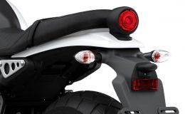 Yamaha ra mắt xe côn tay giá 33,7 triệu đồng: Thiết kế cực đỉnh, có phanh ABS như Honda Winner X