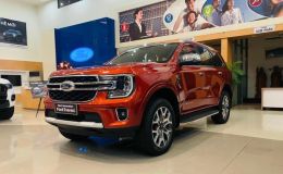 Giá lăn bánh Ford Everest cuối tháng 11/2024 rẻ như cho, hạ gục Toyota Fortuner và Hyundai Santa Fe