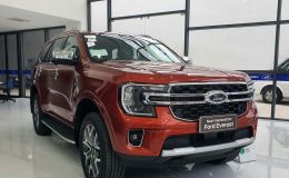 Giá xe Ford Everest lăn bánh giữa tháng 1/2025 kèm ưu đãi hấp dẫn, dễ ‘đè bẹp’ Toyota Fortuner