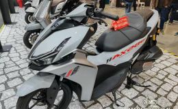 ‘Vua xe ga’ 175cc mới đẹp hơn Honda Air Blade chuẩn bị ra mắt: Có phanh ABS 2 kênh, màn LCD, giá mềm