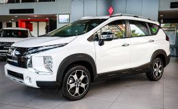 Giá xe Mitsubishi Xpander Cross lăn bánh mới nhất đang siêu rẻ kèm khuyến mại khủng đầu tháng 3/2025