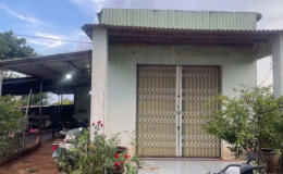 Nóng: Cô gái đau đớn khi phát hiện mẹ treo cổ ở bếp và 2 em ruột sùi bọt mép, tử vong trên giường