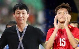 'Viên ngọc quý' ĐT Việt Nam báo tin vui, HLV Kim Sang-sik thở phảo ở giải châu Á