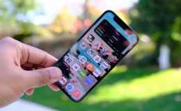 Đây là vua iPhone nhỏ gọn, giá chưa đầy 5 triệu, ăn đứt Galaxy A56, chụp ảnh đẹp như iPhone 16