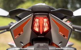 ‘Vua côn tay’ 200cc mới chính thức ra mắt giá 62 triệu đồng: Khắc chế cứng Honda Winner X và Exciter
