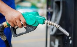 Giá xăng dầu chiều hôm nay 22/5: Mức giảm kỉ lục, nhiều người tiếc hùi hụi vì đổ xăng quá sớm 
