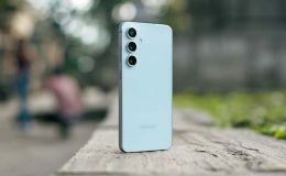 Rẻ hơn cả iPhone 13, Galaxy S24 FE trở thành điện thoại AI quốc dân, làm lu mờ cả iPhone 16