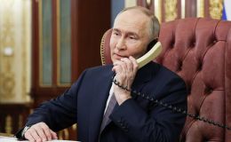 Nga như ‘mở cờ trong bụng’ khi Mỹ đình chỉ vận chuyển vũ khí cho Ukraine, cuộc chiến 3 năm sắp chấm dứt?