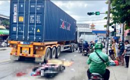 TP.HCM: Va chạm mạnh với xe container, người phụ nữ đi xe máy ngã ra đường tử vong tại chỗ